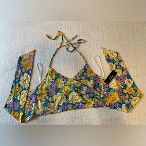 NWT Lulus tie back/ tie neck crop top. Crisscross front. Tropical print. Sz S
